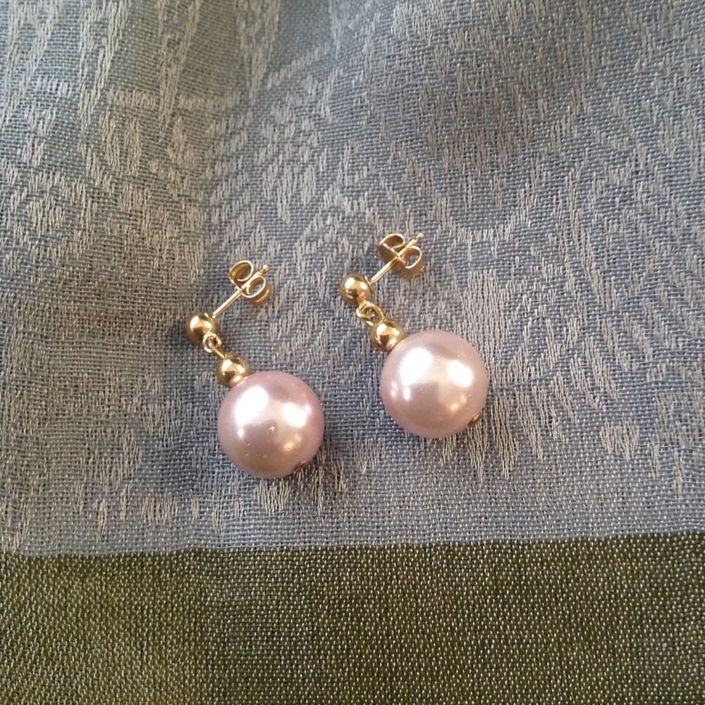 Gold-filled earring with Glass Pearl drop